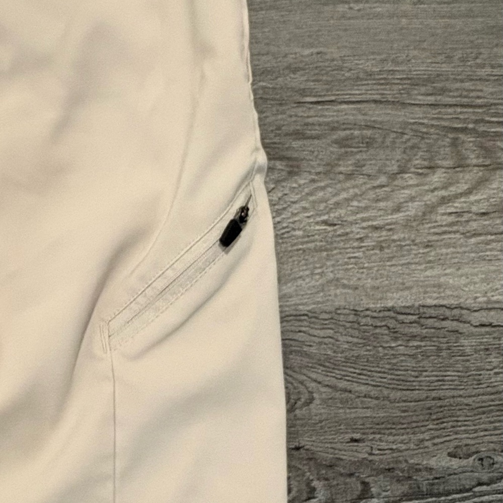 All in Motion Cream Men's Athletic Chino or Golf Shorts. Size 34 - Picture 6 of 7